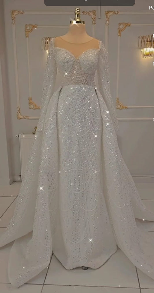 Magnifique Robe de Mariée Sirène Luxury en Perles et Paillettes, Manches Longues, Col Coeur avec Traîne