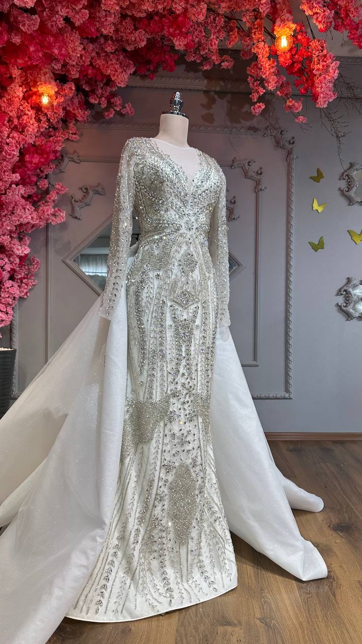 Magnifique Robe de Mariée Sirène Luxury avec Traîne, Strass, Manches Longues, Col Coeur