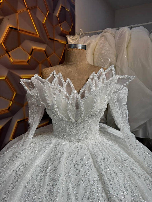 Robe de Mariée Princesse Luxury, Col à Fleurs, Manches Longues avec Traîne
