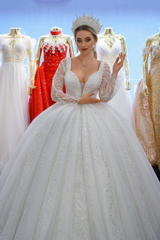 Magnifique Robe de Mariée Princesse Luxury Col Coeur Décolleté avec Traîne