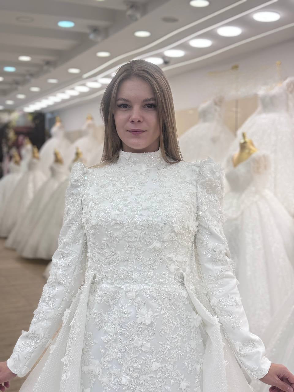 Robe de Mariée Sirène Couverte Luxury avec Traîne, Manches Longues, Col Fermé