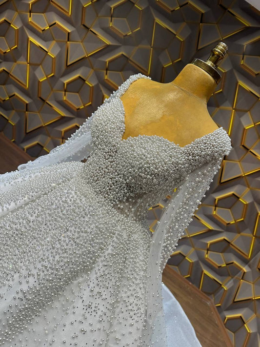 Robe de Mariée Princesse Perles Luxury, Manches Longues, Col Coeur avec Traîne