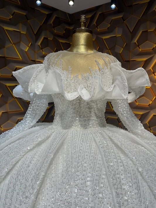 Robe de Mariée Princesse Luxury, Manches Longues, Col Coeur avec Traîne