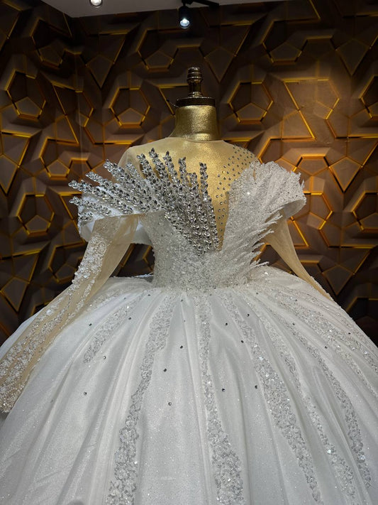 Robe de Mariée Princesse Luxury Strass, Manches Longues, Col Fleur en Strass avec Traîne