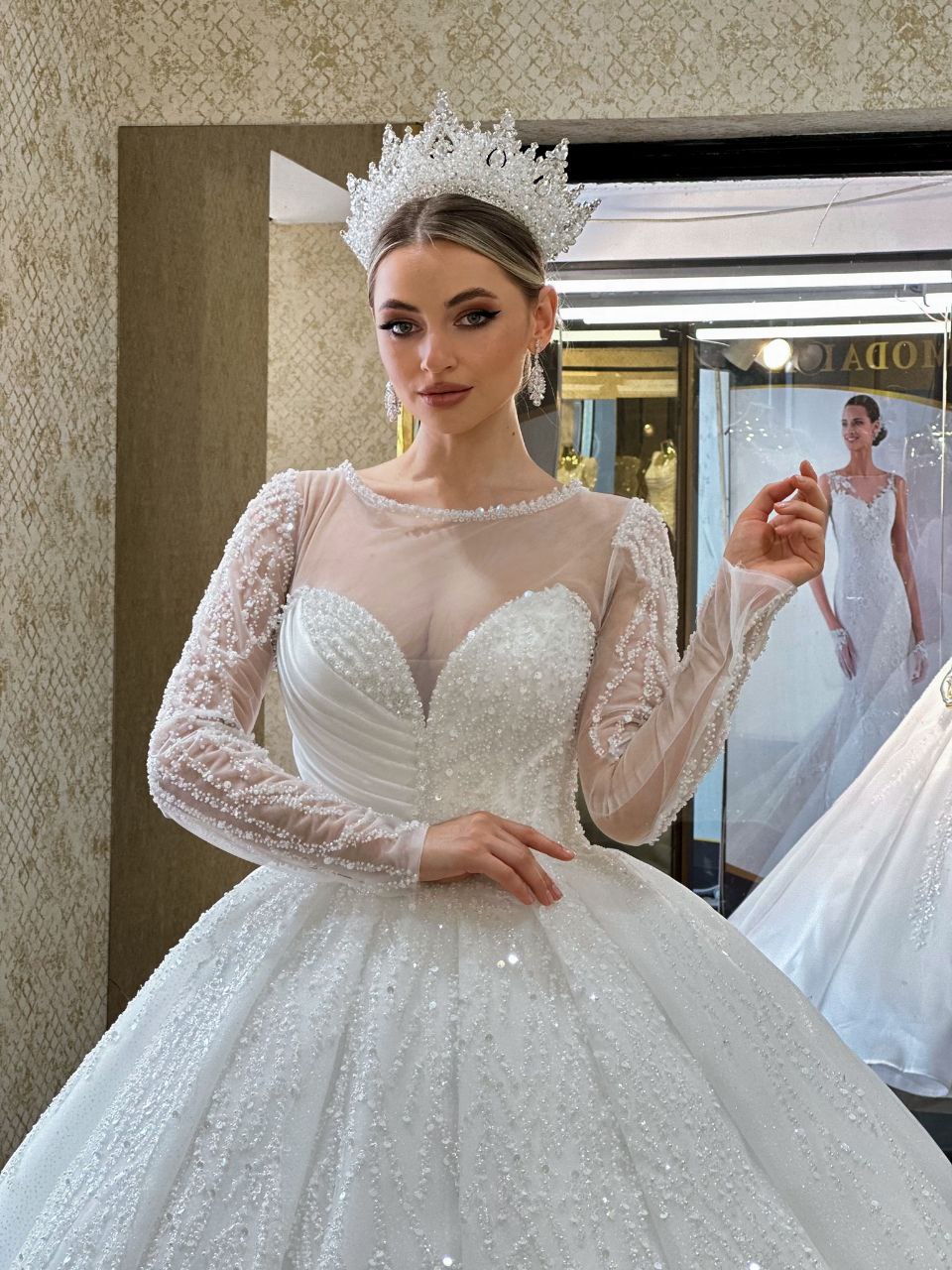 Robe de Mariée Princesse Luxury, Col Cœur, Paillettes, Manches Longues