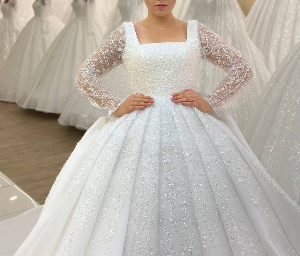 Robe de Mariée Princesse Luxury, Dentelle, Manches Longues, Col Carré