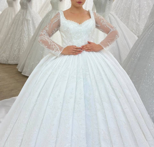 Robe de Mariée Princesse Luxury, Dentelle, Manches Longues, Col Cœur