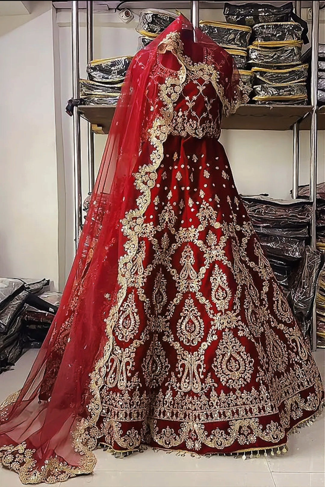 Lehenga Rouge Doré Royal
