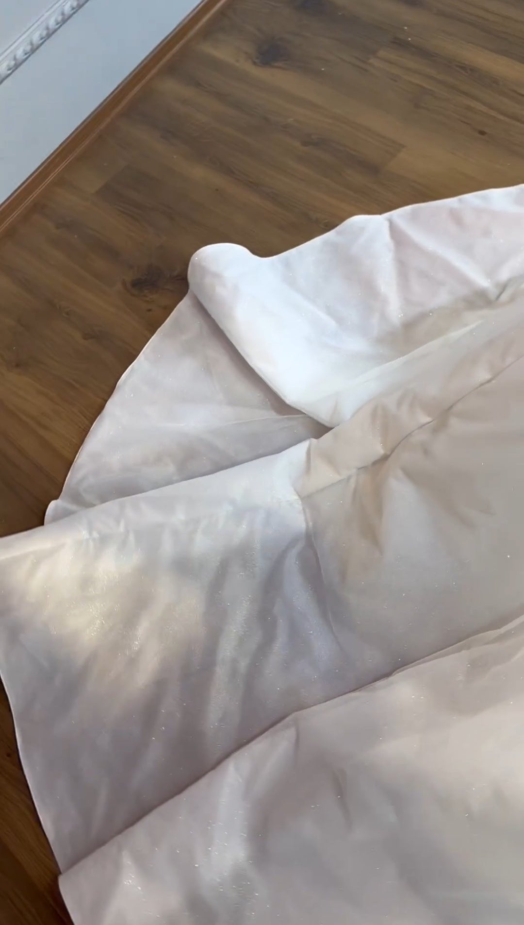 Magnifique Robe de Mariée Sirène Luxury avec Traîne, Strass, Manches Longues, Col Coeur