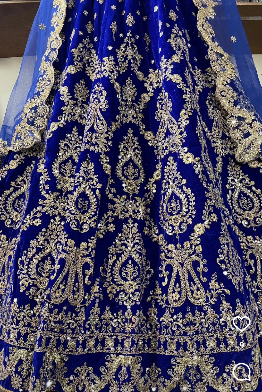 Lehenga Rouge Doré Royal