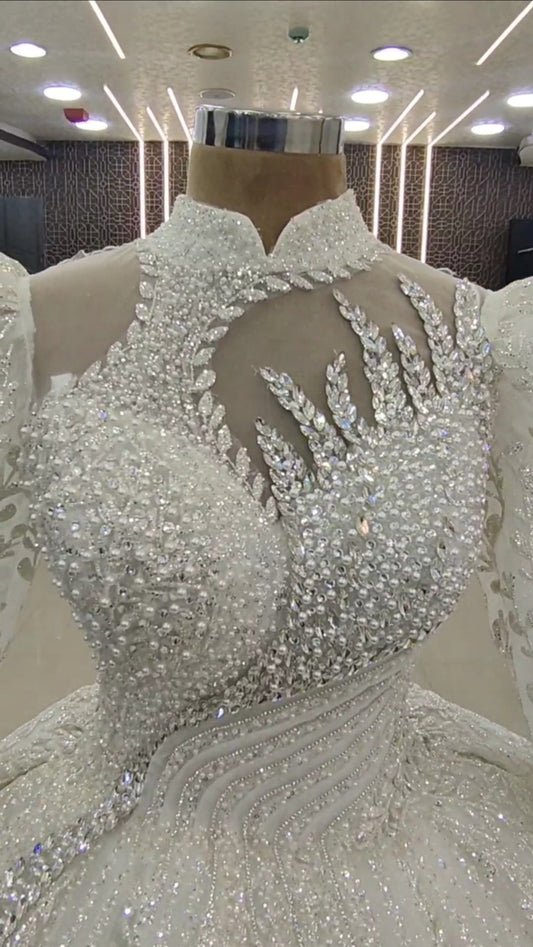 Robe de Mariée Princesse Luxury, Col Bijou Strass, Manches Longues, Strass, Perles avec Traîne