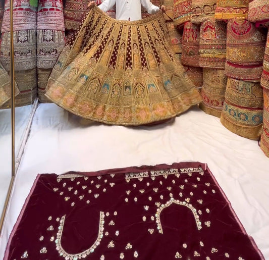 Lehenga Doré et Rouge Luxury