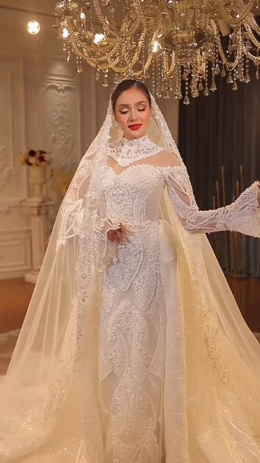 Magnifique Robe de Mariée Sirène Dentelle Luxury avec Traîne,  Manches Longues, Col Coeur