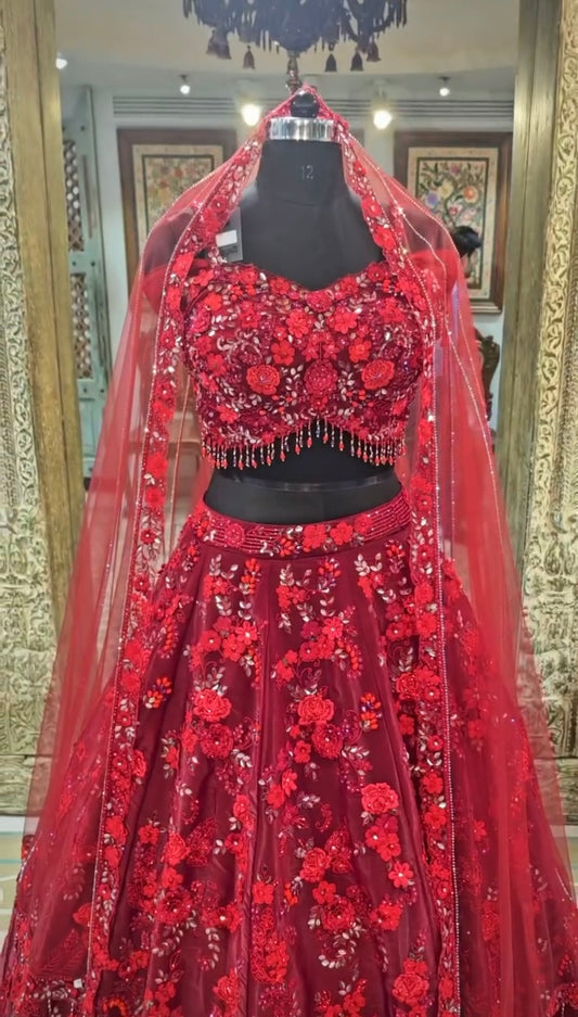 Lehenga Rouge Motif Fleurs Luxury